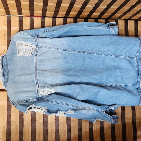 Windsor Ripped Jean Jacket/shirt - Picture 5 of 7
